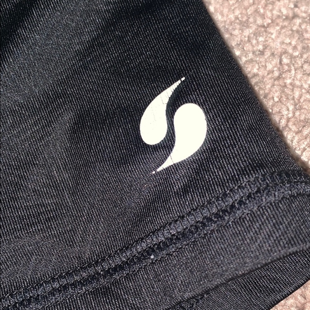 Spandex - Picture 3 of 4